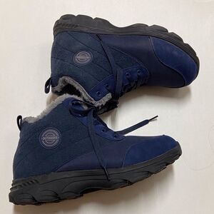 Outdoors Dark Blue Women’s Snow Boots with Gray Lining Size 41.5